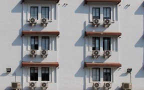 В Броварах запретили изменять фасады домов