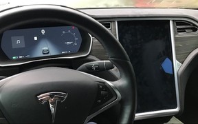 В електромобілях Tesla виявили проблему з майбутнього