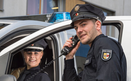 В Германии у водителя отобрали права через час после их получения