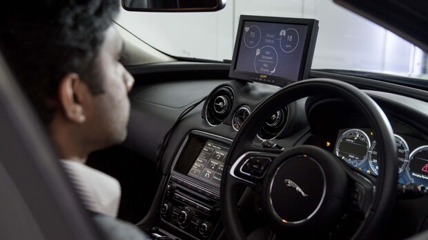 В Jaguar Land Rover представили новую систему безопасности