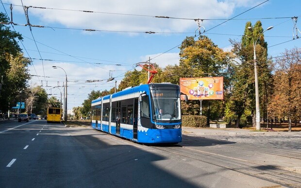У Києві трамвайні колії прокладуть через торговельний центр