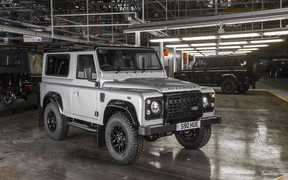 В Land Rover выпустили 2-миллионный экземпляр Defender