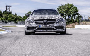 В Mercedes определились с датой премьеры нового купе C 63 AMG