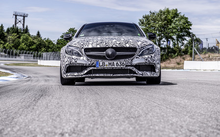 В Mercedes определились с датой премьеры нового купе C 63 AMG