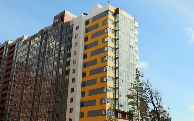 В первом доме ЖК «Чаривне Мисто» начали покраску фасада
