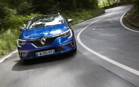 В Renault анонсировали скорую премьеру седана Megane