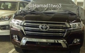 В сети появились фотографии обновленного Toyota Land Cruiser