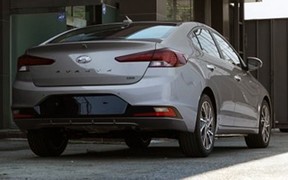 В Сети появились свежие фотографии обновленного Hyundai Elantra