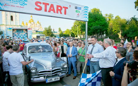 В столице стартовал марафон электромобилей Киев-Монте-Карло