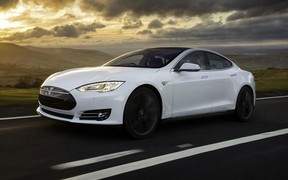 В Tesla признали провал своего автопилота