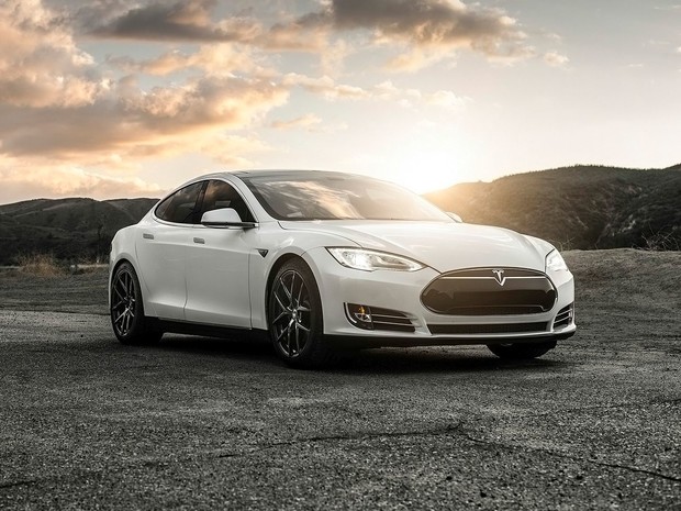 В Tesla займутся беспилотниками