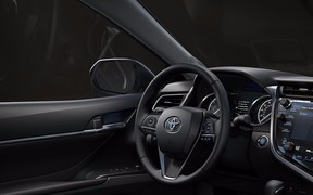 В Toyota знают куда деваются машины в слепых зонах и ключи из карманов
