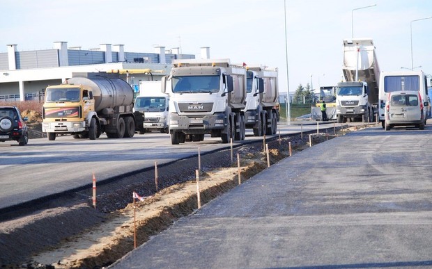 В Украине построят бетонные дороги: какие трассы станут первыми?