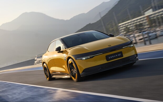 В Zeekr представили акумулятор, що заряджається майже за 10 хвилин