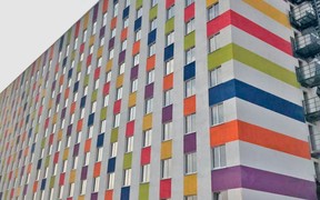 У ЖК «Воробйови Гори на Полях-2» вже практично закінчені роботи з фасадом
