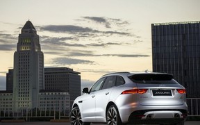 Вартість абсолютно нового Jaguar F-Pace для українського ринку