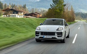 Великий і прудкий! Оновлений Porsche Cayenne Coupe перевірили на спритність. ВІДЕО