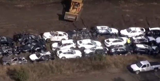 Видео: 120 новеньких BMW уничтожены в одной аварии