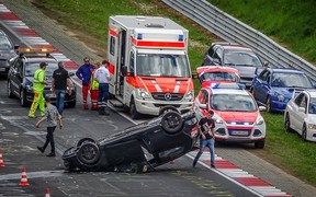 Видео: 60 минут аварий на Нюрбургринге