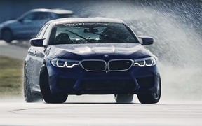 Видео: 8 часов дрифта на BMW M5 нового поколения