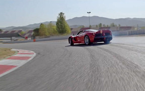 Видео: Чемпион Формулы-1 провел тест-драйв открытого LaFerrari