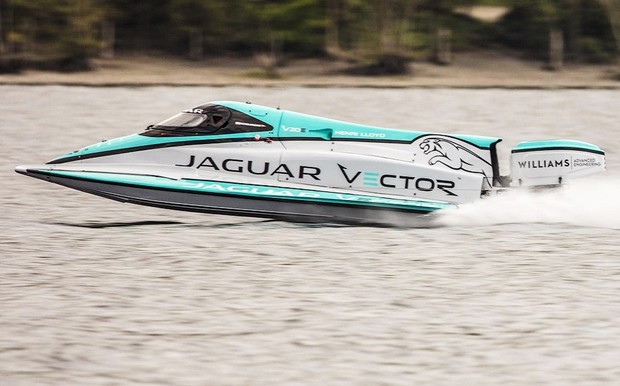 Видео: электрический Jaguar установил рекорд скорости... на воде