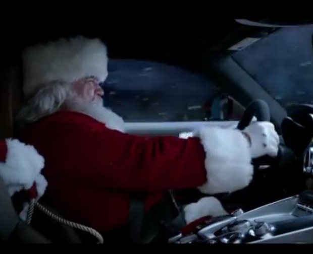 Видео месяца: На что Санта променял свои сани и что главное в погоне?