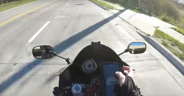 Видео: Мотоцикл, телефон, ДТП