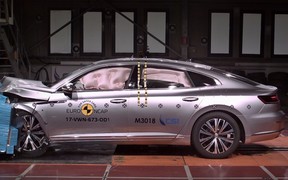 Видео: Новый Volkswagen Arteon сдал краш-тесты на «пятерку»