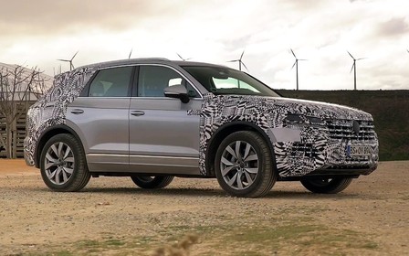 Видео: Новый Volkswagen Touareg засняли на камеру