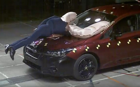 Видео: Subaru Impreza получила подушку безопасности для пешехода