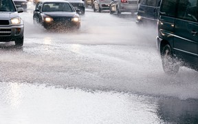 Видео: Талая вода затопила несколько междугородных трасс