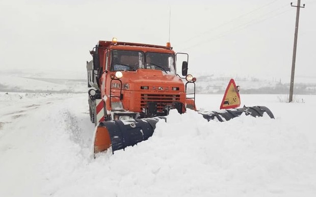 ВНИМАНИЕ! Сложные дорожные условия на Западе и Востоке Украины