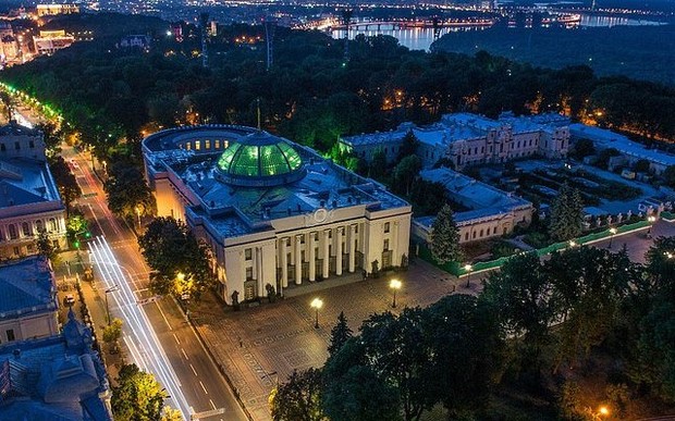 ВНИМАНИЕ! В центре Киева остаются перекрытыми улицы (обновлено)