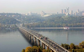 ВНИМАНИЕ: в Киеве перекрывают мост Патона