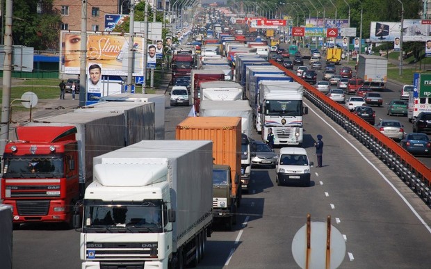 ВНИМАНИЕ: въезд грузовиков в Киев ограничен