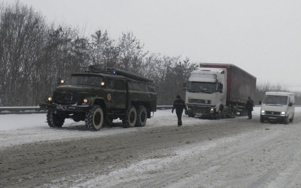 ВНИМАНИЕ: Въезд грузовиков в Киев перекроют в полночь