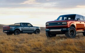 Volkswagen показав електричні пікап та позашляховик Scout