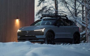 Volvo EX30 Cross Country пішов «у серію». ВІДЕО