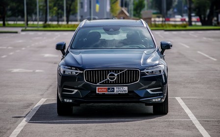 Volvo XC60 Ultra Dark