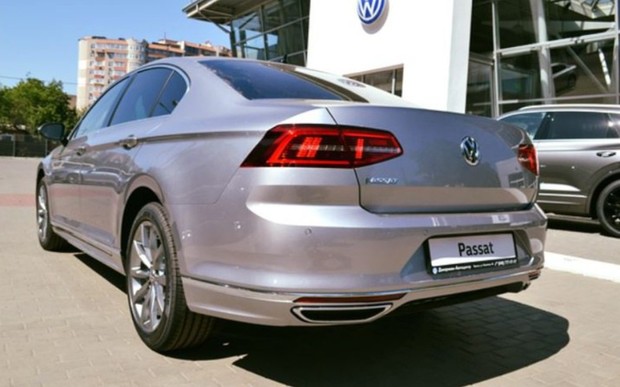 Встигніть придбати Volkswagen Passat з вигодою до 19556 грн.