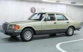 Выдержка, как у вина. Музей Mercedes выставил на продажу S-Class из 80-х