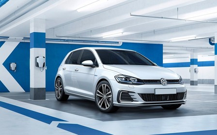 Які авто «гольф-класу» з пробігом найчастіше купують в Україні?