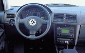 Які найдоступніші легковики «гольф-класу» можна купити зараз?