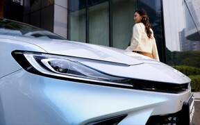 Який вигляд матиме наступний Toyota RAV4. Вже тепліше?