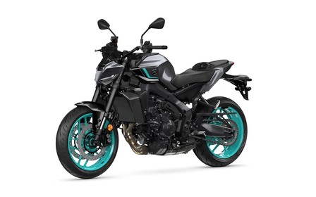 Yamaha представила мотоцикл МТ-09 з АКПП. Коли до України?