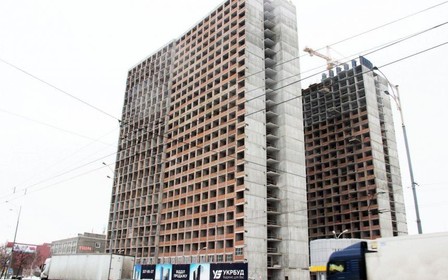 Заканчиваются монолитные работы в третьей секции ЖК Twin House