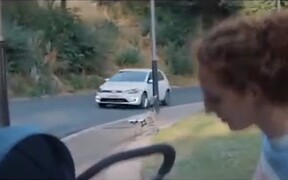 Запрещенная реклама Volkswagen e-Golf. Посмотрим? ВИДЕО