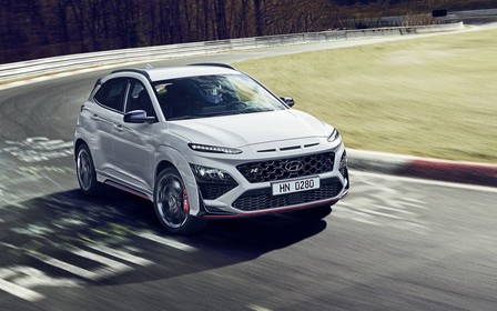 «Заряженный» кроссовер Hyundai Kona N полностью рассекречен