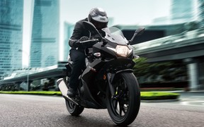 Suzuki GSX Suzuki GSX